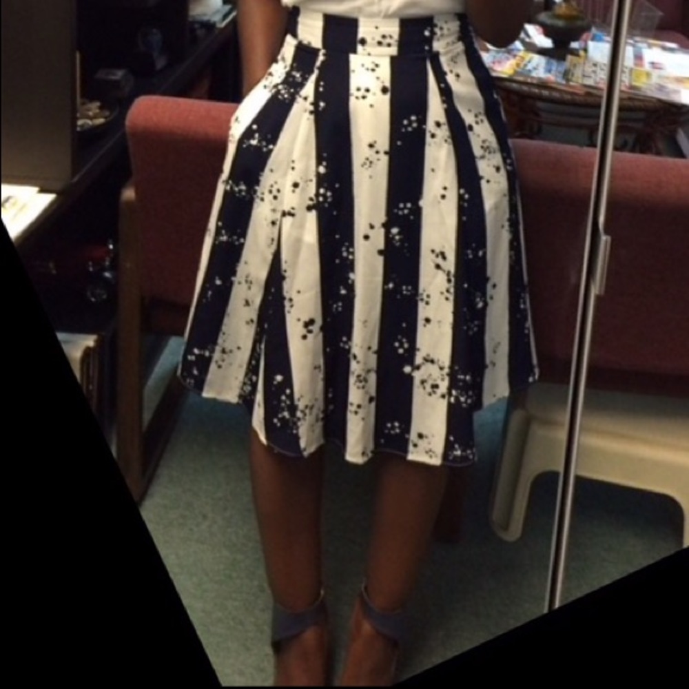 “WORN ONCE” Marilyn Monroe Juniors' Striped Skirt